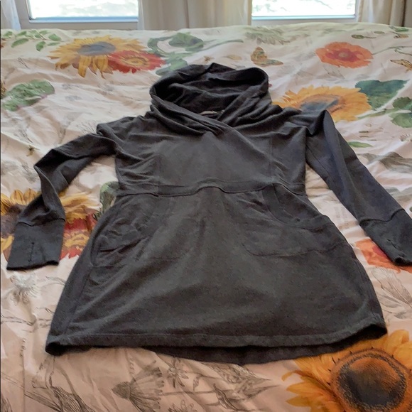 Athleta Dresses & Skirts - Euc Athleta sweatshirt dress with hood